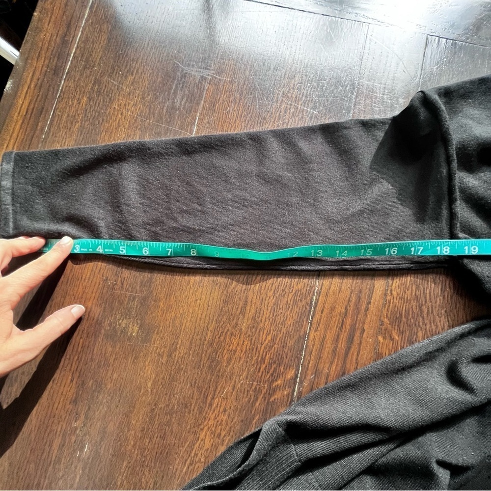 Cable & Gauge Black Front Pocket sweater, 3/4 Sleeve size Large - Picture 2 of 6